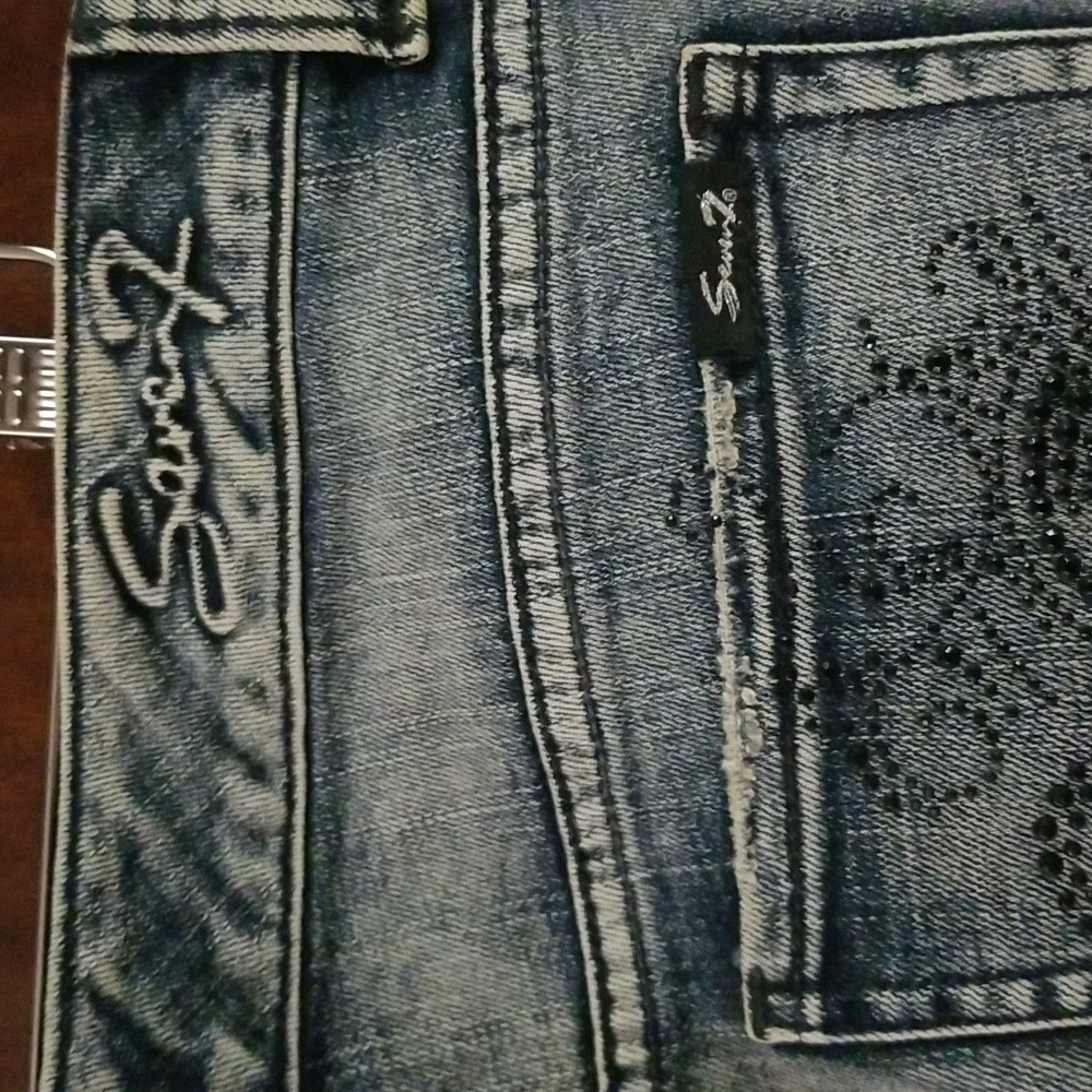 7 Jeans - Picture 5 of 8